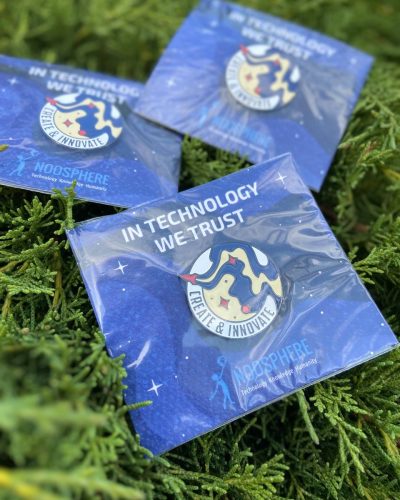 Значок In technology we trust